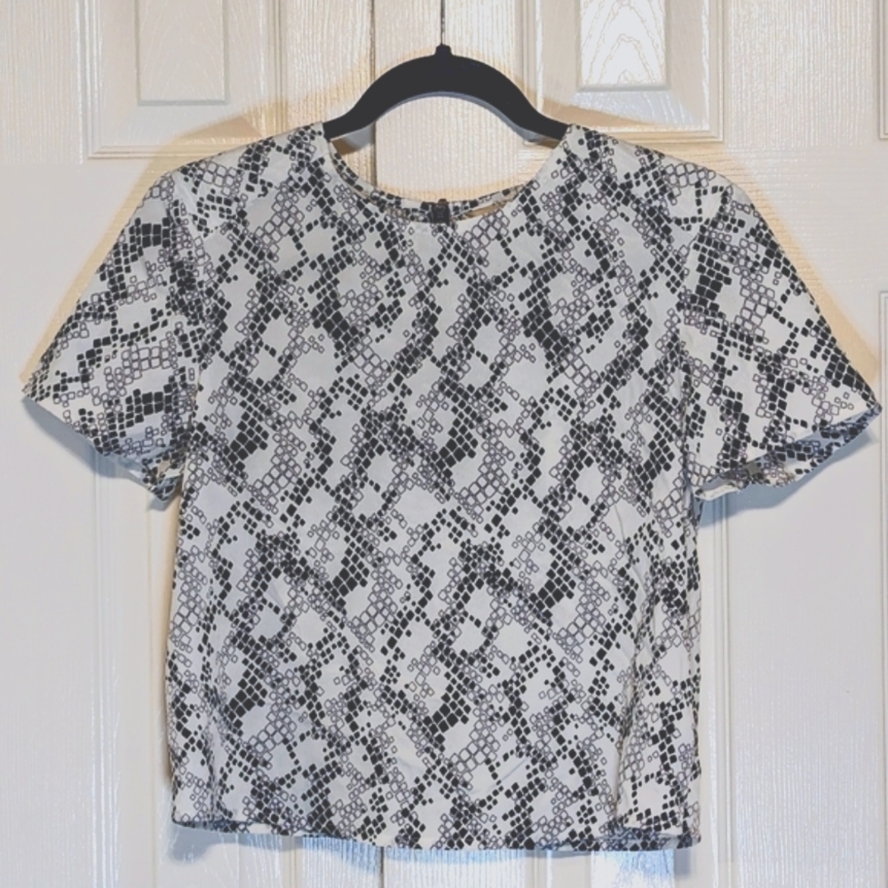 5/$25 Banana Republic Blouse